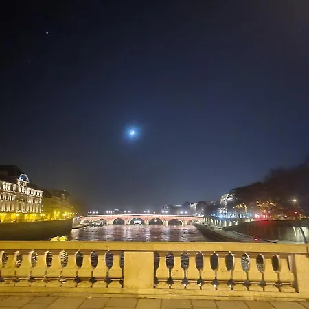 Eiffel Tower, Seine River, Private Apartment, Pont De L'alma, 2 Min Walk Daire Paris
