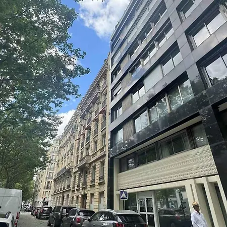 Eiffel Tower, Seine River, Private Apartment, Pont De L'alma, 2 Min Walk París