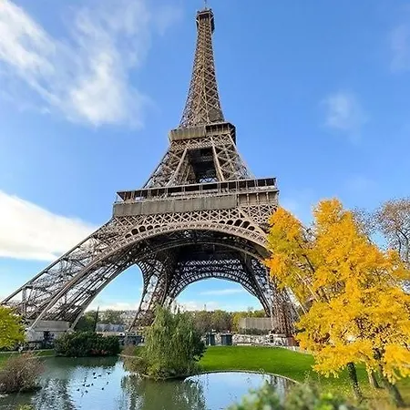 Eiffel Tower, Seine River, Private Apartment, Pont De L'alma, 2 Min Walk Apartment Paris