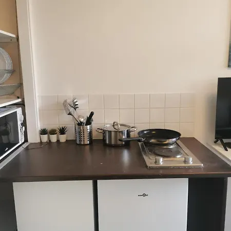Eiffel Tower, Seine River, Private Apartment, Pont De L'alma, 2 Min Walk Apartment *
